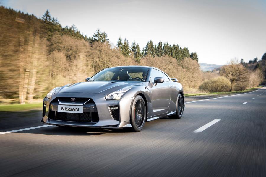  Nissan GT-R 2016 года  (фото 15 из 40)